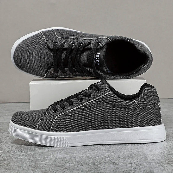 Eddie Wilsons Sneakers